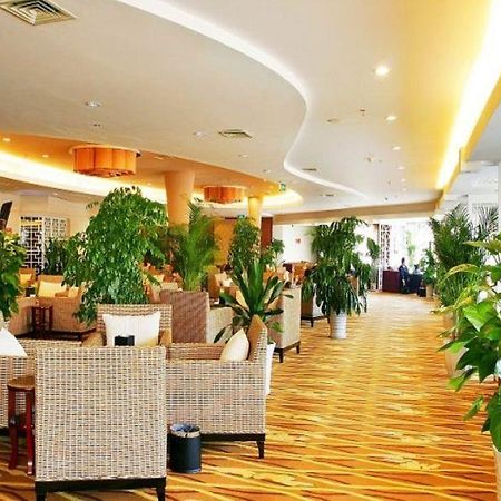 Crown International Hotel Чэнду Интерьер фото